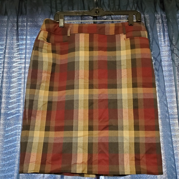 Plaid Skirt - Picture 4 of 5